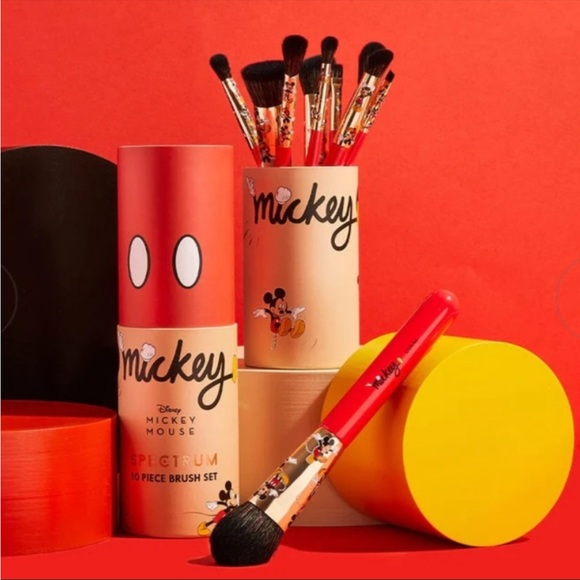 Mickey Mouse x Spectrum Collections Makeup Bag & Brush Bundle Set Collection - Picture 3 of 10